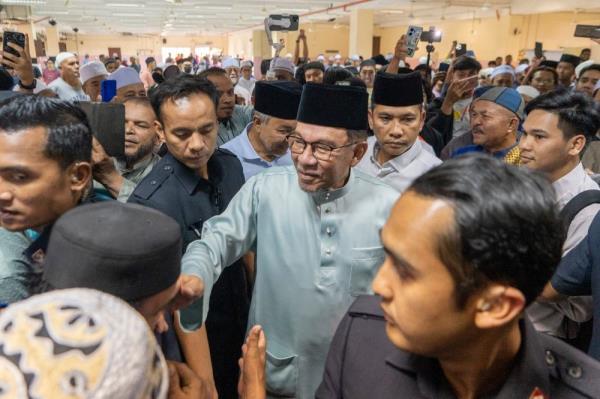 PM Anwar says political issues in Selangor, Perak all 'settled'